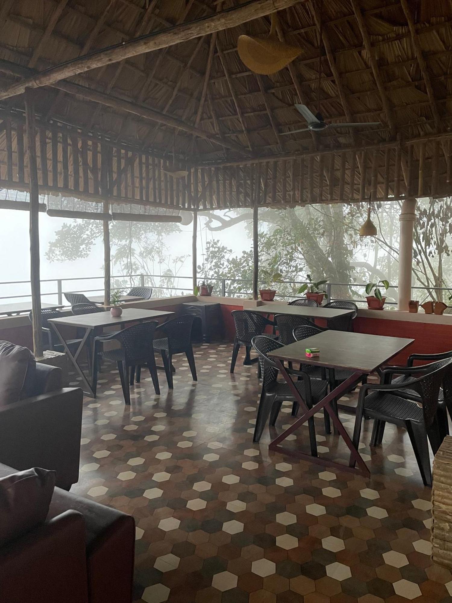 Sunset Valley Kerala Pool Resort - Serene Natural Forest Cottage Stay In Idukki With Sunrise & Sunset Panoramas, Natural Streams & Tranquil Summer Evenings Pirmed Екстер'єр фото
